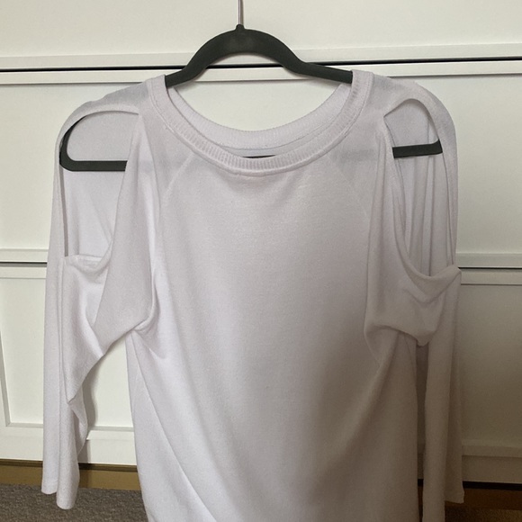 White long sleeve from GAP - Size XS. - Picture 2 of 3